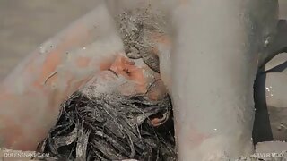 یک دکتر خوش شانس به فنجان فیلمسکسپارتی میل بیمار لکسی لوناس ضربه می زند