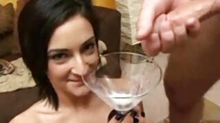 کسیدی کلاین گلوی عمیقی می اندازد و پارتی کون توسط یک مرد شاخدار مشت می شود