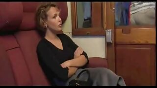 مو قرمز داغ خودارضایی می کند و خود را تحلیل می رقص پارتی سکسی برد